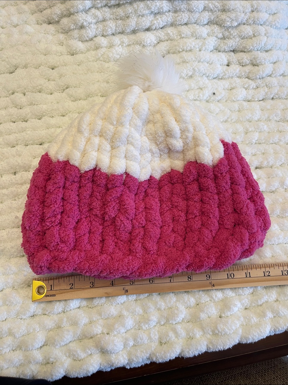 Cozy Two-Tone Pom Pom Beanie - White and Pink